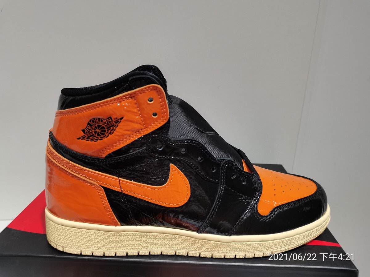 HypesneakerR's tweet photo. 🧡
#hypesneaker #sneakers #shoes #streetstyle #streetwear #fashion https://t.co/ne9QlCyN7s