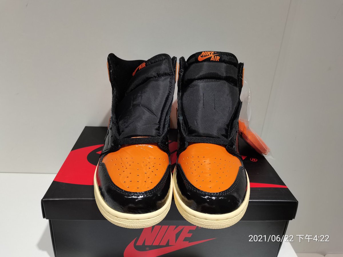 HypesneakerR's tweet photo. 🧡
#hypesneaker #sneakers #shoes #streetstyle #streetwear #fashion https://t.co/ne9QlCyN7s