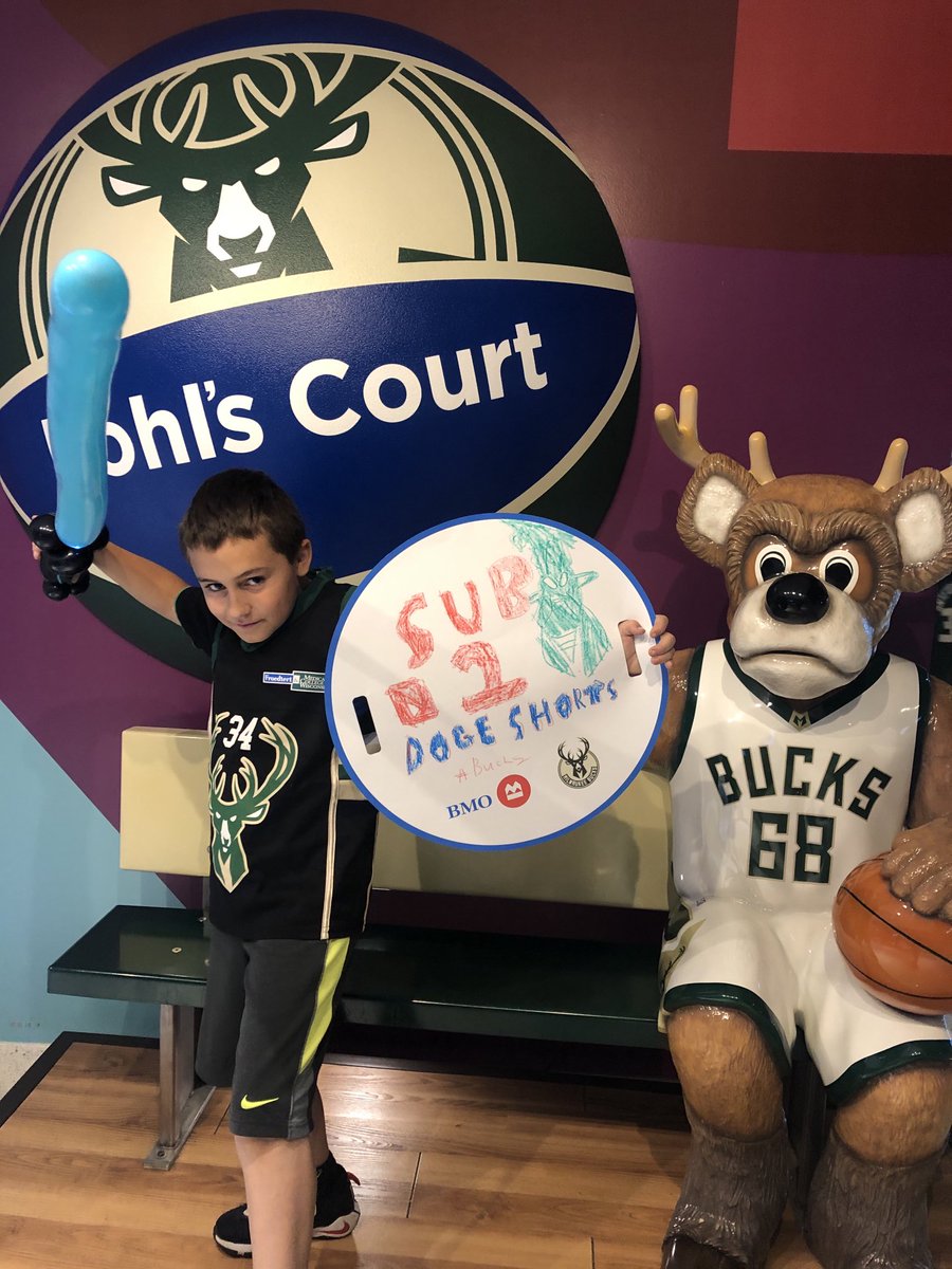 MattKielas's tweet image. ⁦@Bucks⁩ ⁦@Kohls⁩ having a great time #makinghistory #KohlsCourt