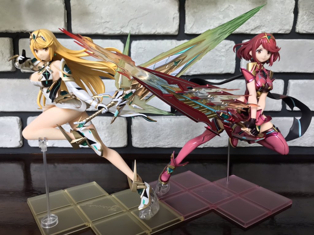 ゼノブレイド2のホムラとヒカリのフィギュアが届きましたも ニアもいい