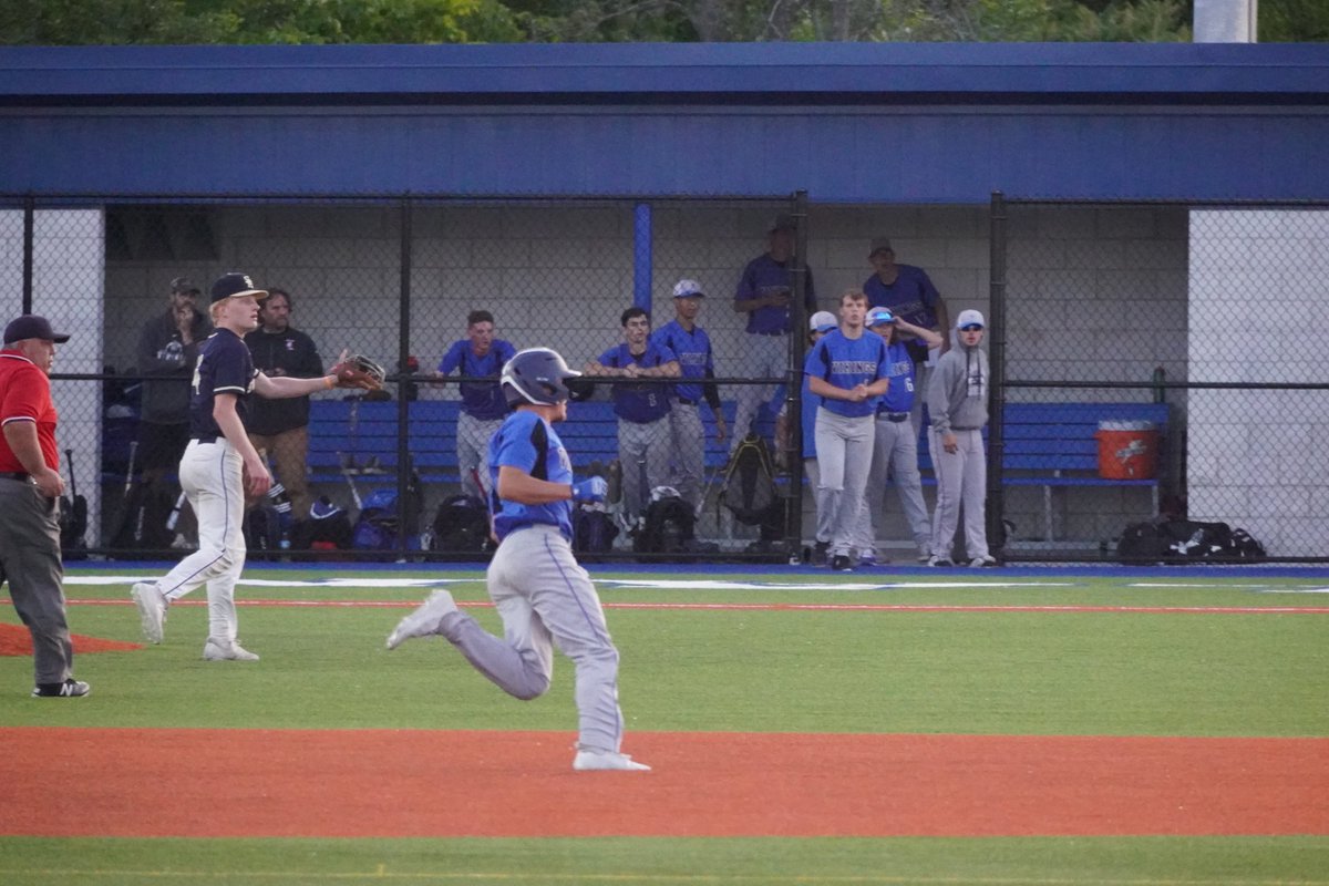 Larry Sidelines tweet media