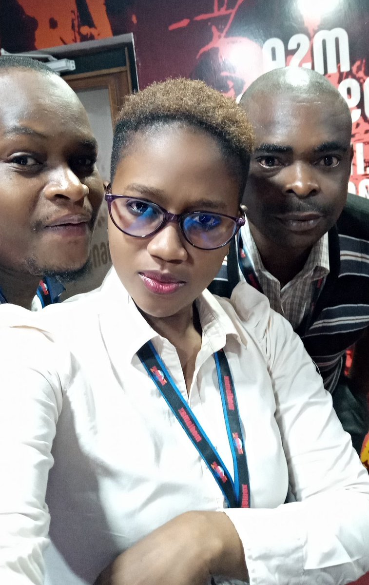 MsenanguFM's tweet photo. #KokoikoShow na #TeamMePpoBa Medza Mwangemi @pyukapyu & Salim Barissa
#IsaTbt...Umeamkaje? Karibu uelimishwe, ufahamishwe na kisha uvunjwe mbavu hadi saa nne asubuhi.Kanakushikia
wapi SkizaOnline:https://t.co/zIewAm7s0g
Studio Line: 0798 995 995
0784 925 925 || 0786 995 995 https://t.co/iMsd1aBUyj