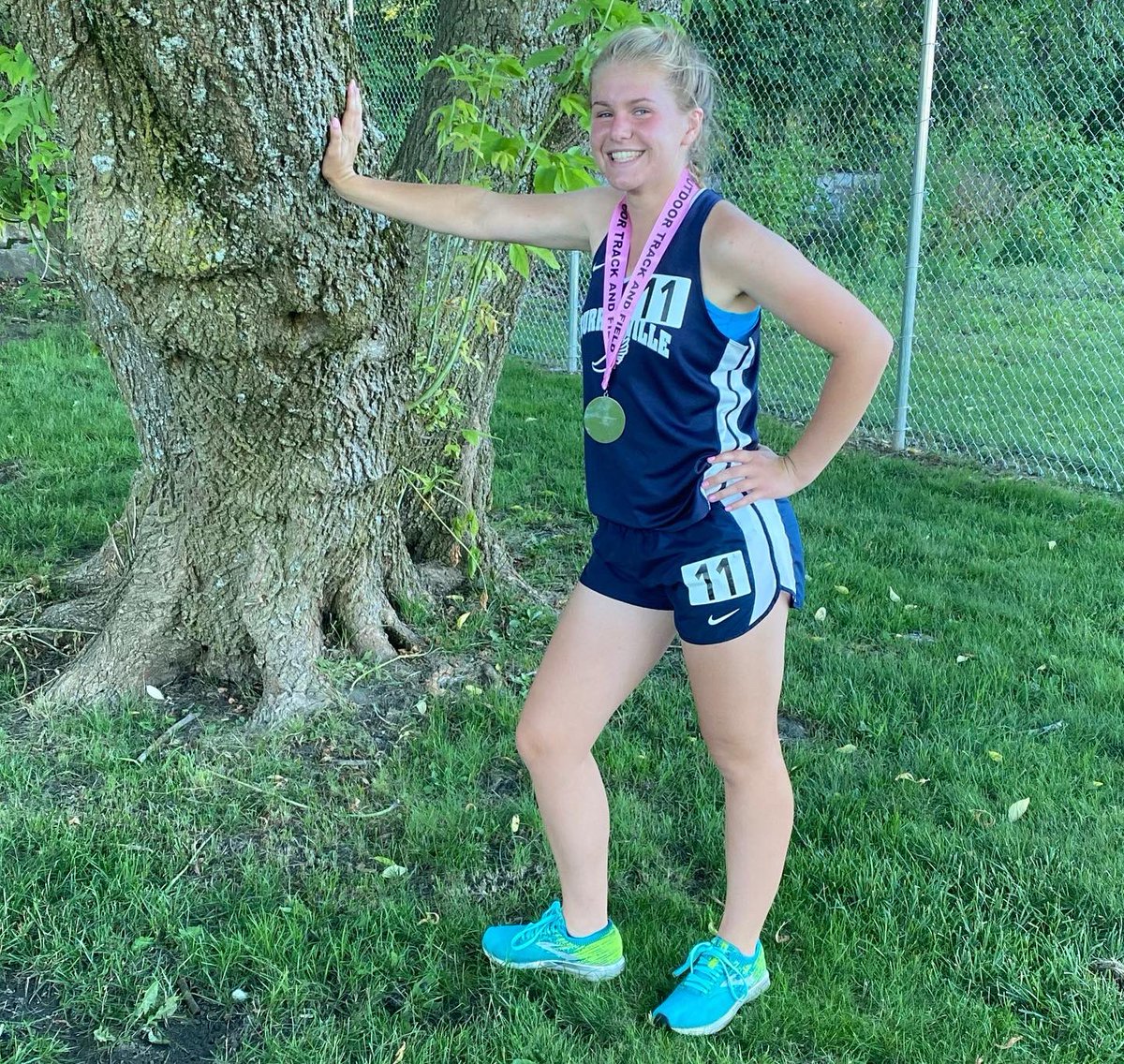 BHSbroncosxc's tweet image. The Lady Broncos had a strong showing today at JV states, &amp;amp; even brought home some hardware!Nora Reilly placed 5th in the long jump, Taryn Reed 6th in the hammer,Avery Clifford 5th in the 300m hurdles,&amp;amp; Victoria LaMontagne 6th in the 3000m. So proud of this small but mighty team!