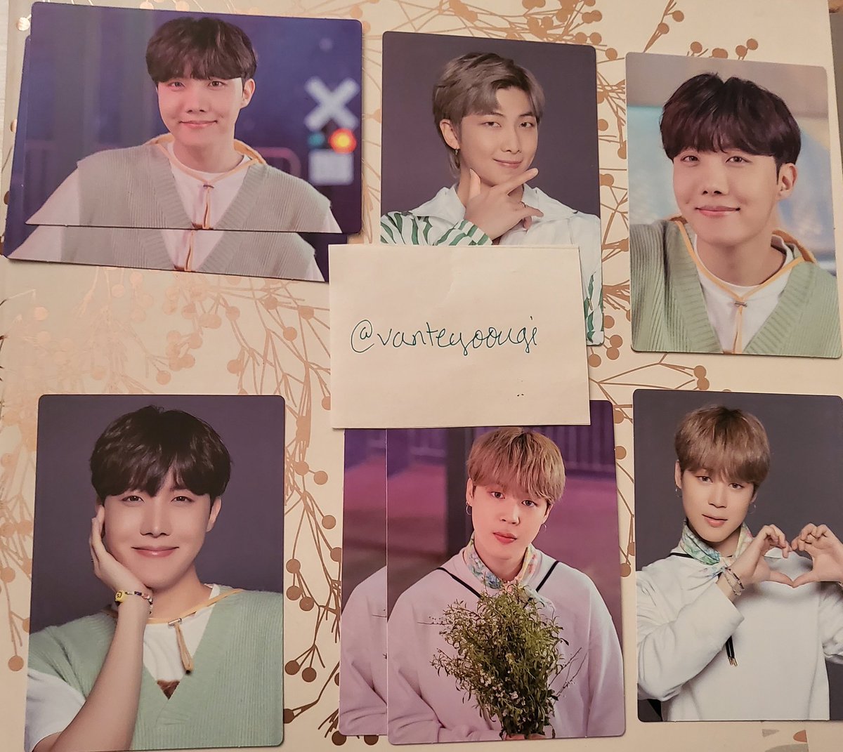 VanteJinYoongi's tweet image. WTT / WTS: BTS Sowoozoo mini pc 
Have: in the picture 
Want: priority tour wl in the thread or $5+ shipping 

USA only!
@BTStrading_NA @btstradingusa @BTSpctrade 
@kpoptradeusa @BTStradePC @BTStrading_USA @BTS__TRADING @BTSTradingPC  @btstradebot @photocard_kpop