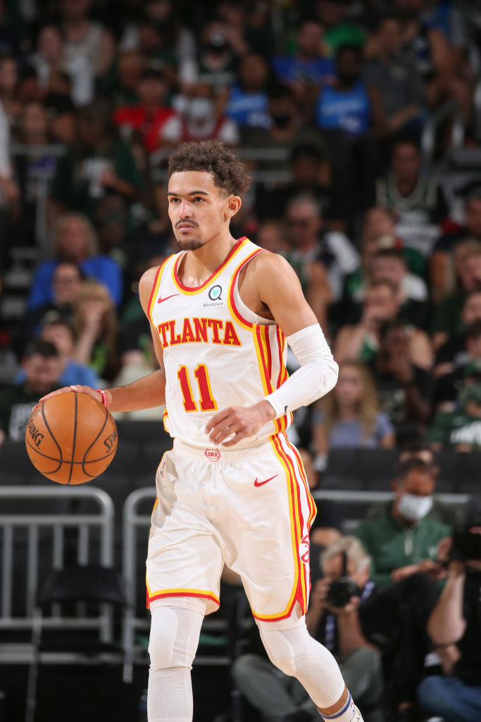 leocarranza99's tweet photo. 48 puntos.
11 asistencias.
7 rebotes.
50% de acierto en tiros de campo.
Triunfo de los Hawks como visitantes.

Trae Young se ha cansado de demostrar que sus primeros Playoffs no le pesan para nada. Hoy volvió a hacerlo en el G1 de las Finales de Conferencia Este.

Tiene 22 años. https://t.co/Hp0ZBtdmxC