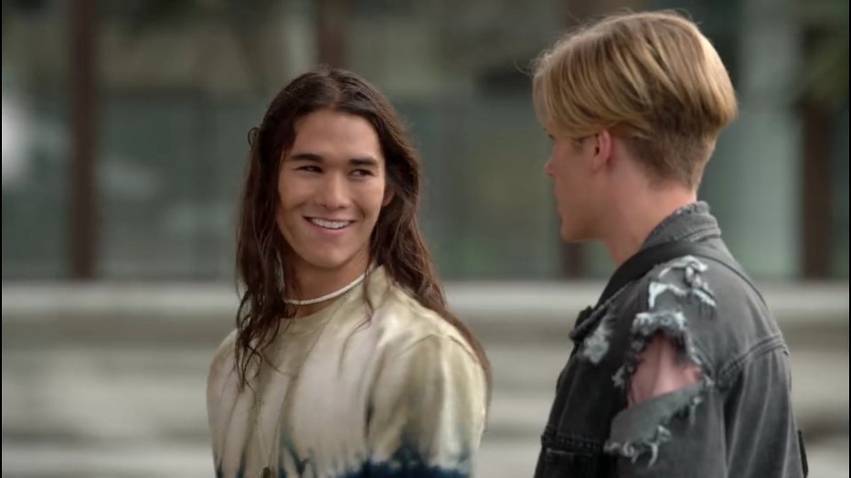 pridespaces's tweet image. Julie And The Phantoms (2020)