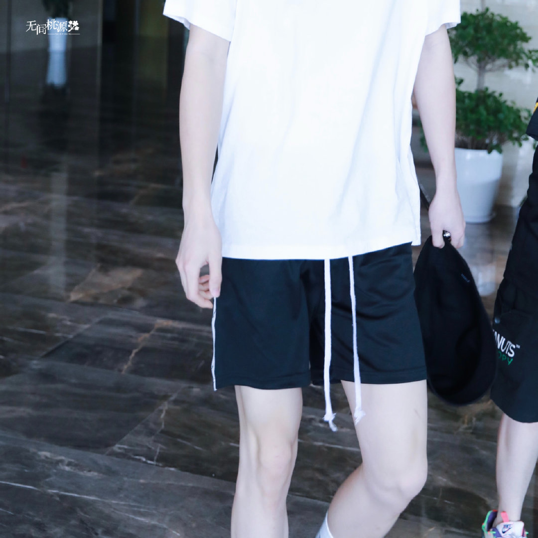 06.24.2021 

Zhang Linghe going to work! 

#TGCF #TGCFLiveAction #HeavensOfficialBlessing