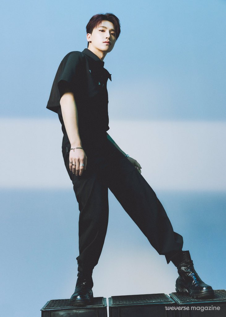 DINO_17b's tweet photo. [위버스 매거진] #디노 “제자리에 안주하면서 스스로를 한정짓고 싶지 않아요”

#DINO “I don’t want to settle down and limit myself”

▶KOR: https://t.co/vxQ0iZhwkL
▶ENG: https://t.co/pPA5scwfbT
▶JPN: https://t.co/2ZVpmymvOo https://t.co/4ctF3qJGFG