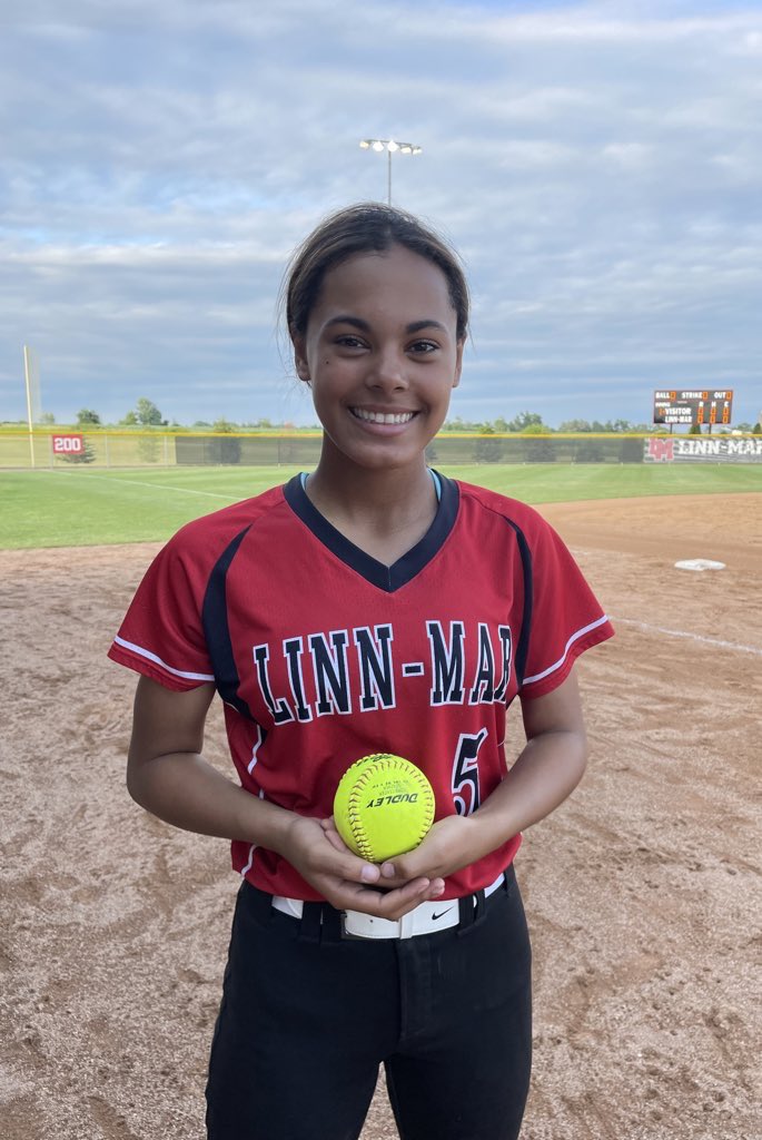 LM_Softball's tweet photo. Congratulations to freshman, Kaylece Morgan, on becoming the new single season home run record holder at Linn Mar with 11. Let’s keep adding to that number!! @IGHSAU @jtlinder https://t.co/Y1a0P20DLh