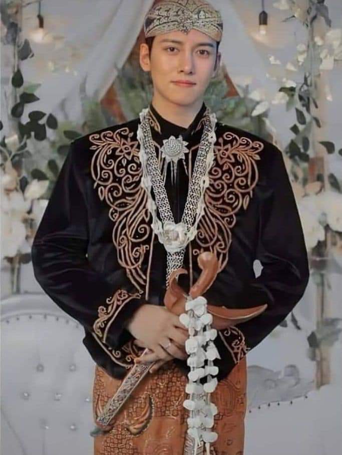 LinYull's tweet image. Datang ke nikahan aku ya. Di hari minggu tanggal 28 juli 3000 di planet jupiter. Jangan lupa dateng btw ini calon pengantin cowok nya. 🤭🤭🤭 #jokes #jichangwook #BebasDrama