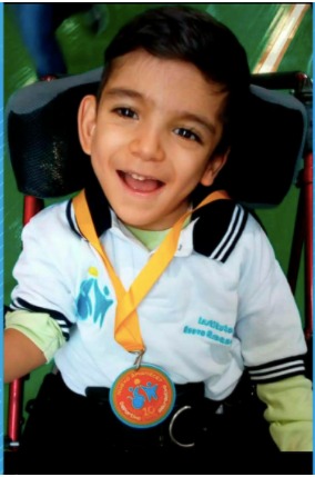 eddyarmendariz's tweet photo. ¡Hola amig@s de twitter! Me regalan un RT por favooor 🙏🙏, ¡¡cualquier tipo de apoyo es MUY agradecido!! Estoy buscando que Elías, un niño con parálisis cerebral, logre continuar con sus estudios y tratamientos otro año completo  en el Instituto Nuevo Amanecer. (1/3) https://t.co/U6EjMdGCs1