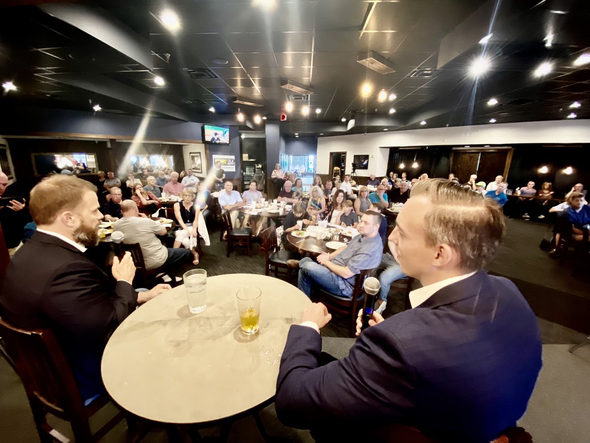 JacomoGOP's tweet photo. What a great event with @PeteMundo for @kcmotalkradio #PoliticsAndApint and a special thank you to the former police commissioner, Blue Moose and you for being there. https://t.co/9DUhkWPCg8