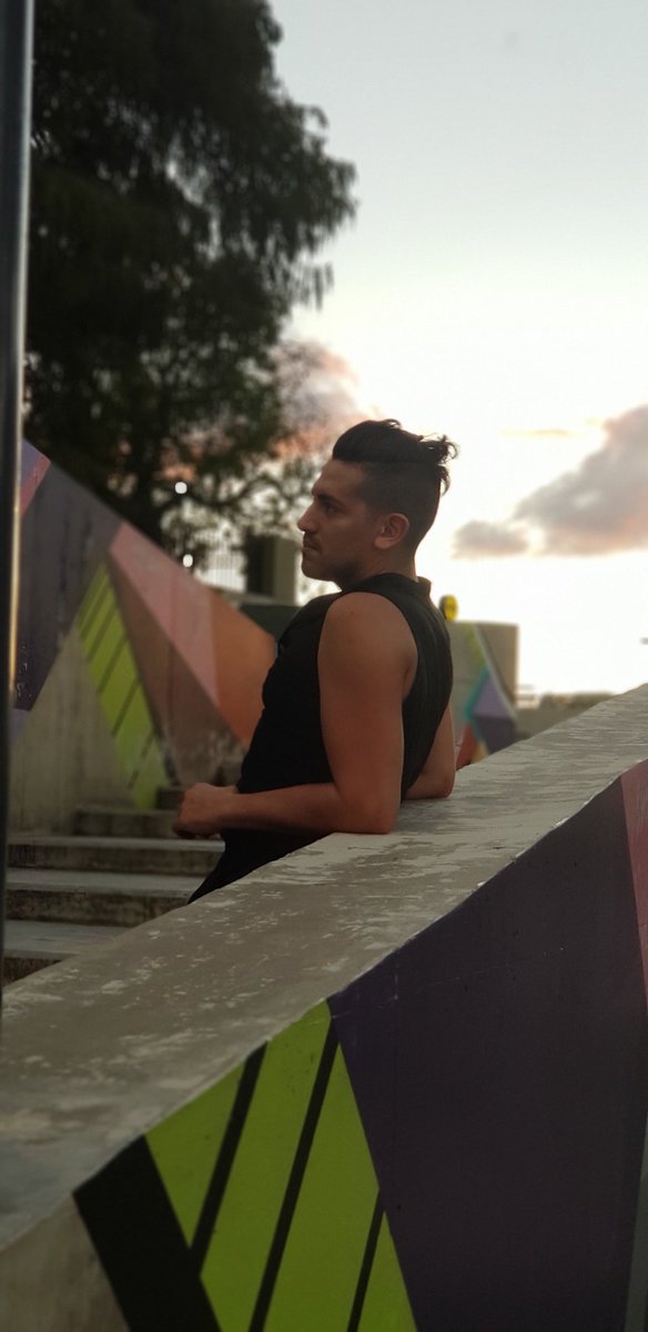 Unas ganas de darmela en la pera... quien me hace la 2da?