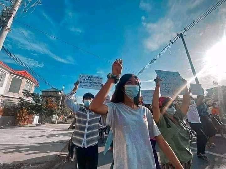 bannieki's tweet photo. Mandalay: University Students protest rally marched on the streets on Jun24 to show their utmost defiance and rejection to the Fascist Military regime. 

#WhatsHappeningInMyanmar #June24Coup https://t.co/CwwbxRlE1h