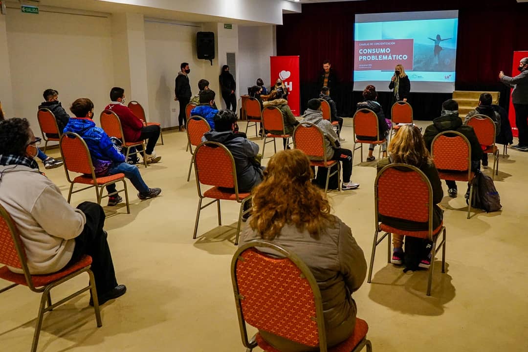 lasherasmza's tweet photo. ✅ Junto a @OngRemar continuamos viviendo hasta este viernes de 10 a 13hs la semana de la concientización sobre el #consumoproblemático con asesoramiento en la Plaza Marcos Burgos, y con charlas a escuelas secundarias del departamento.➕INFO https://t.co/ToEDwsN1Fh https://t.co/1ikTjd30Uf