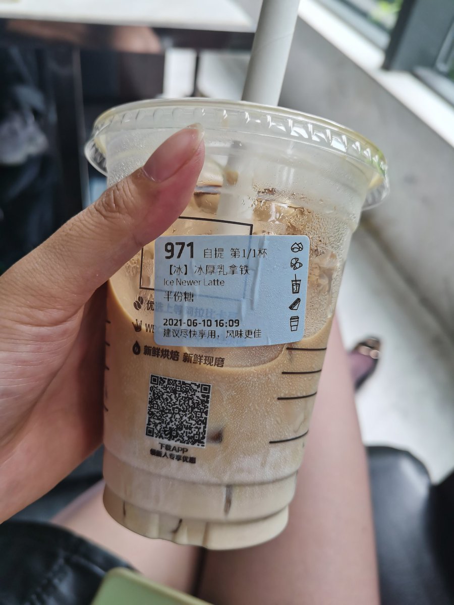 🧦：@limerencem 咖啡和涞觅熏紫色纵情更搭哦！这个熏紫色超级好看，一开始还以为穿不出去，没想到上腿这么好看！#涞觅润丝
投稿  @Dayulejia91 @Fanjiahui2020  @DP_ArtStudio      @Dream_QY https://t.co/frKlwfWP0x