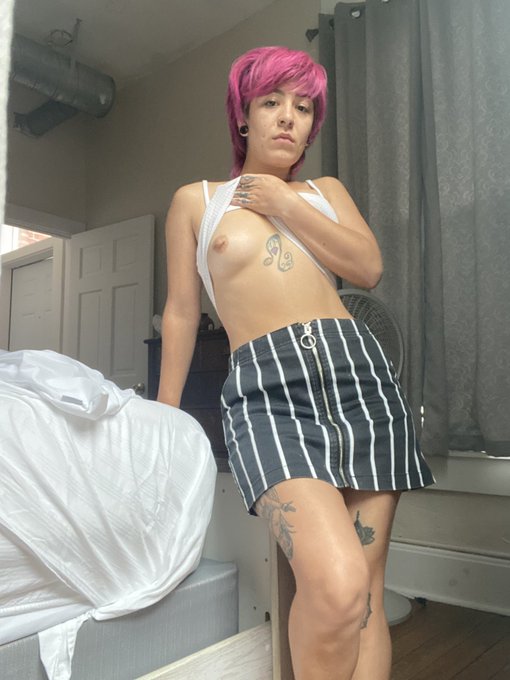 Listen  I&rsquo;m only five foot. I&rsquo;m fucking itty bitty  I will STILL destroy your wallet and your cock. You&rsquo;ll<a href="/tag/burpingfetish"class="tags"><span>#burpingfetish</span></a><a href="/tag/burps"class="tags"><span>#burps</span></a><a href="/tag/burpfetish"class="tags"><span>#burpfetish</span></a><a href="/tag/gassygirls"class="tags"><span>#gassygirls</span></a>