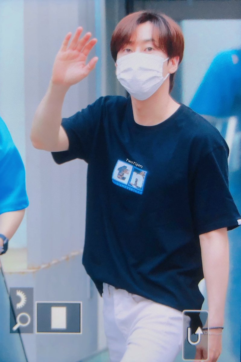 210624 Naver NOW퇴근 

#이혁재 #은혁 #Eunhyuk #슈퍼주니어 #leehyukjae <a href="/AllRiseSilver/">Dalnim</a>