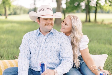 EthanKile2's tweet photo. You and Michelob make me happy @brookeee__10 https://t.co/ja5Sb0Gg26