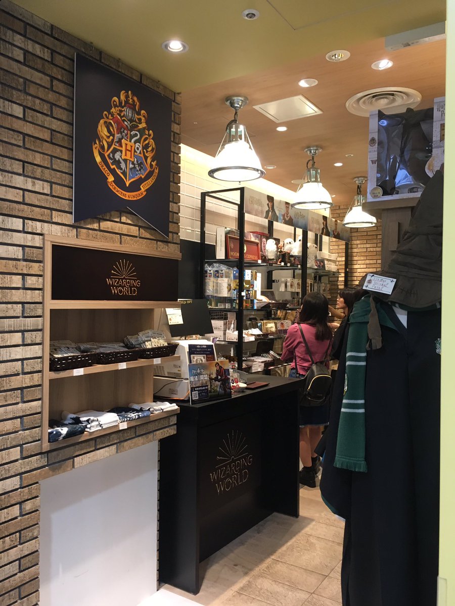 hp_bgc's tweet image. やっぱりウィザコレといえば東京駅でのショップ！！
ヒカリエでも開催しましたね！
こちらで知った方も多いのでは？
#ウィザコレ