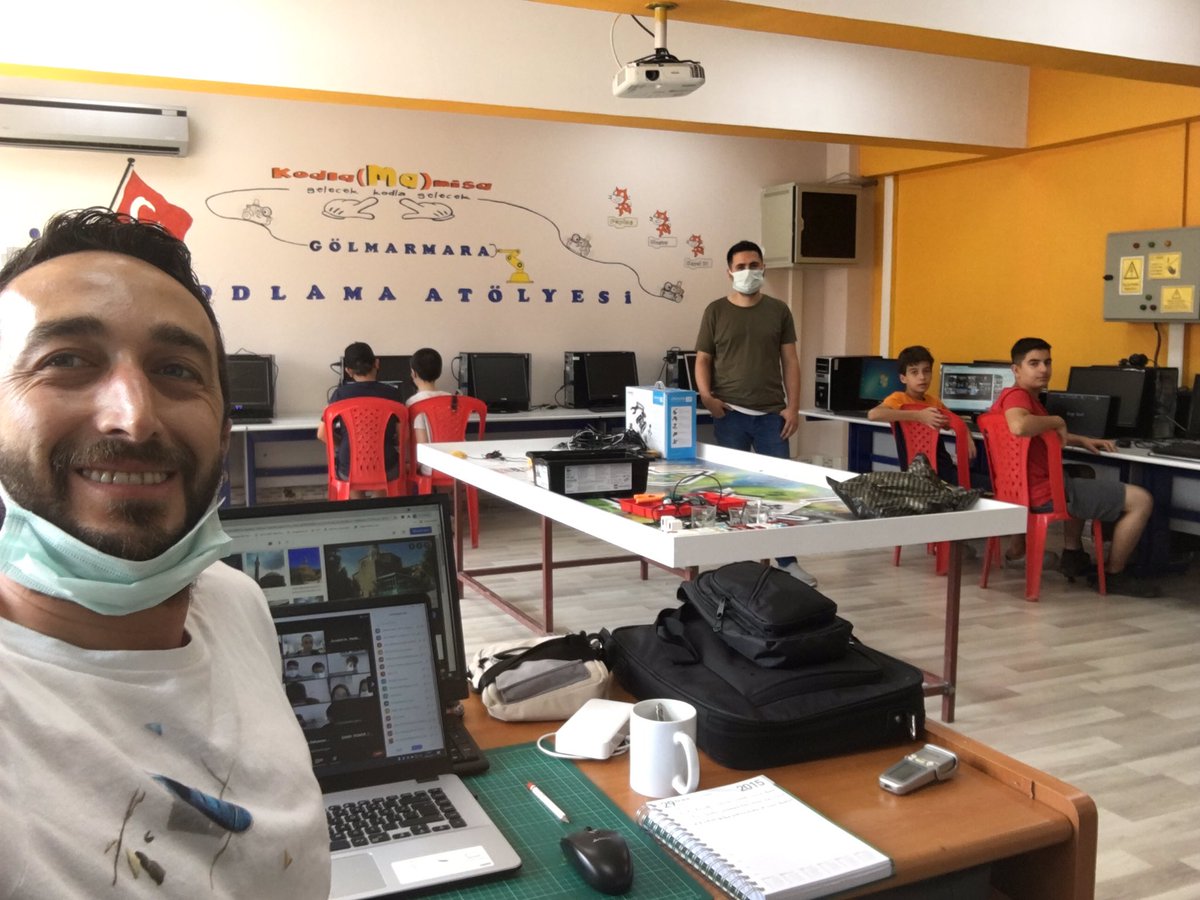 Manisa Çocuk Bilişim Zirvesi tüm hızıyla devam ediyor.Öğrencilerimiz #scratch ve #tinkercad çalışmalarını yapıyorlar 👏 <a href="/il_mem_45/">Manisa İl Millî Eğitim Müdürlüğü</a> <a href="/ZaferKATR33/">T.C. Zafer Kalkınma Ajansı</a> <a href="/VELIOGUZ/">Veli Oğuz</a> <a href="/kodlamanisa/">Kodla(Ma)nisa</a> <a href="/TR33KendinYap/">Kendin Yap</a>