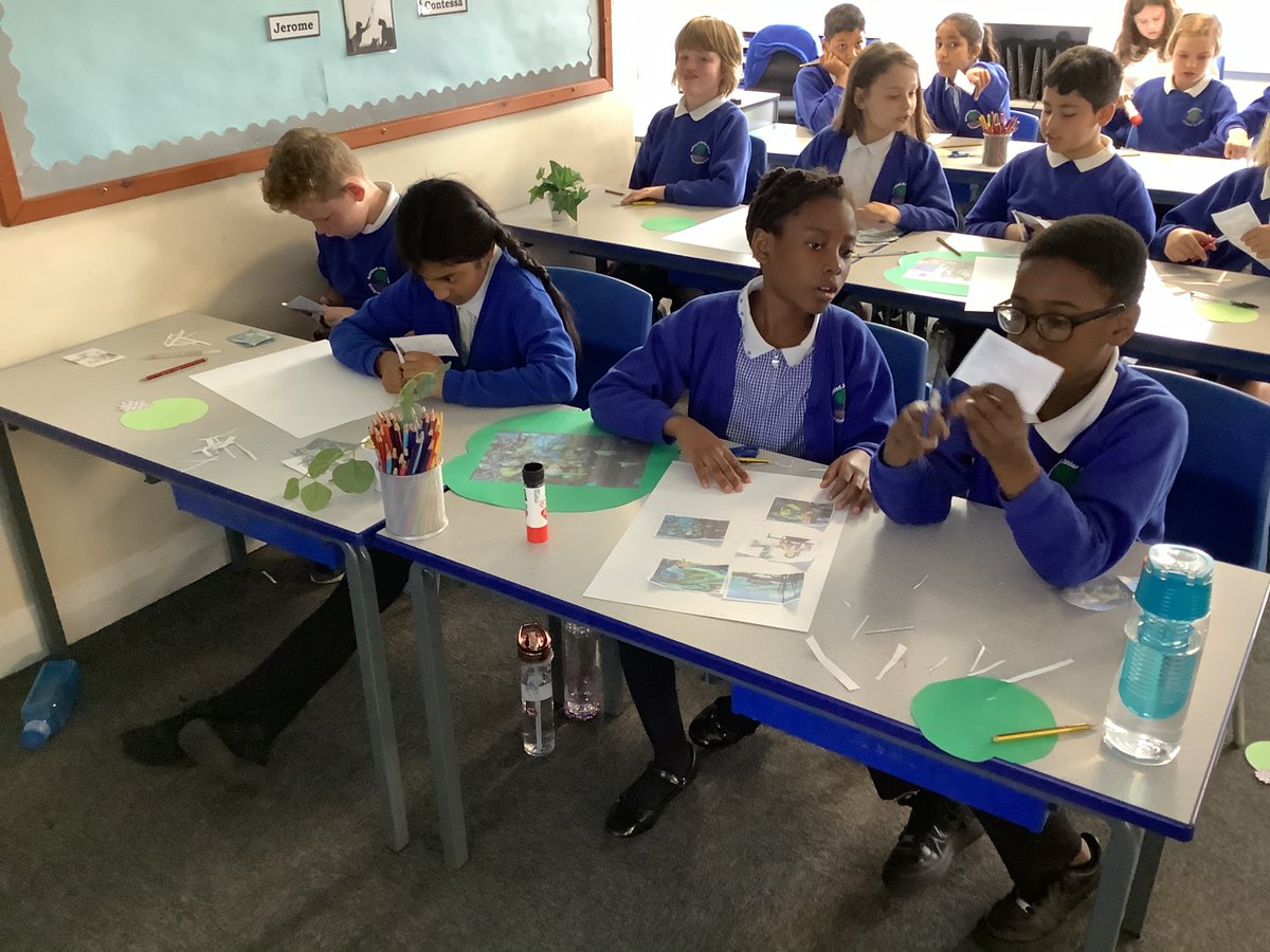 ReinwoodJuniors's tweet image. 4B are loving piecing together the pages from the book ‘Tuesday’ by #DavidWiesner as part of our #RJSReadAllAboutIt Day. #RJSEnglish #RJS4B