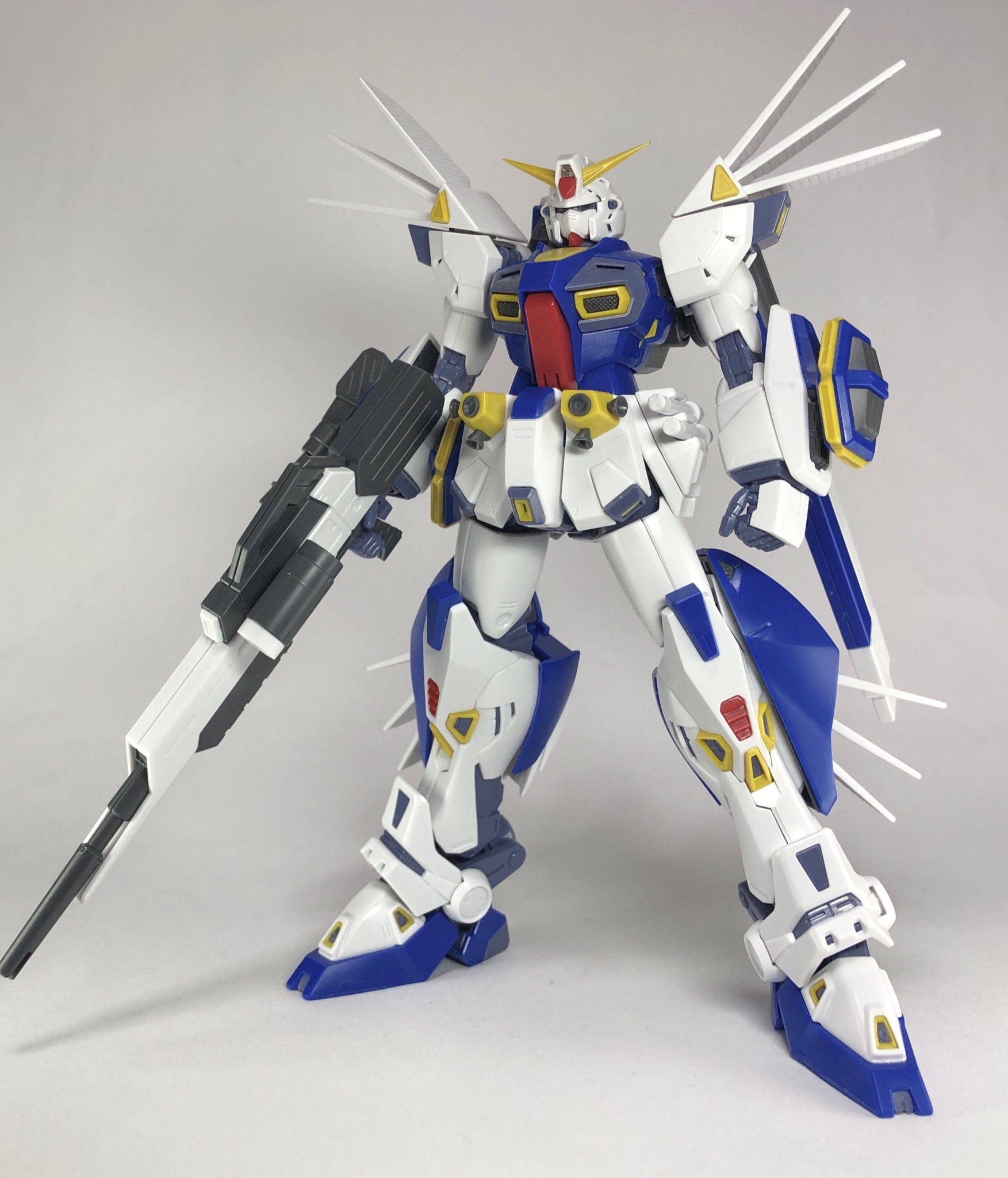 オカムラ セイジ A Twitter Mgガンダムf90 Mgガンダムf90用ミッションパックｒタイプ ｖタイプ でガンダムf90vタイプ ベタですが一番好きなf90 各部のバランスがmgなりのアレンジは控えめで ヴェスバーの関節周りが強化されすごく構えやすくなった印象 な