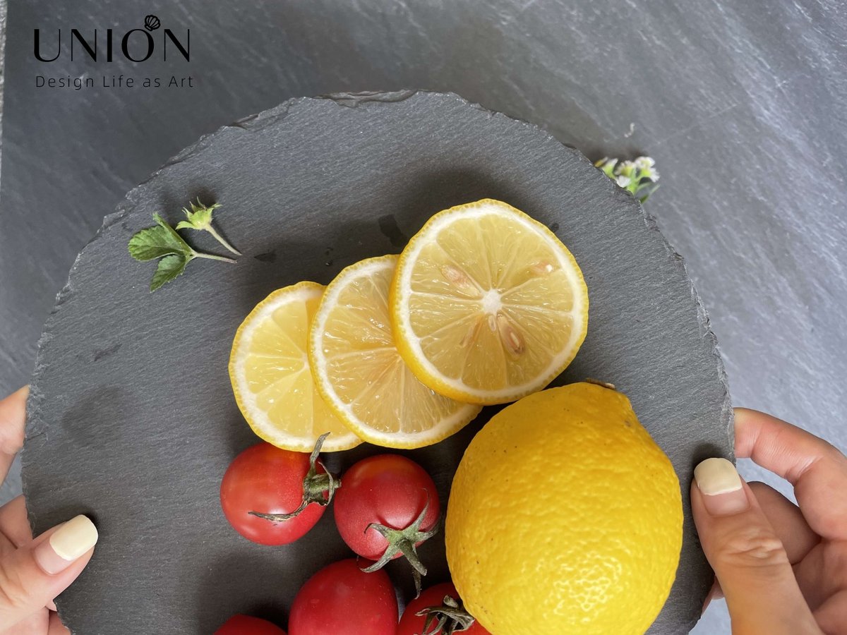 UnionDeco2015's tweet image. Delicious food is a kind of happiness, taste is a kind of interest. 
#slateplate #uniondeco #kitchenware #kitchentool #slate #kitchenequipment #plate #naturalstone #surface #chineseslatefactory #cookwareset #slateboard #lifestyle #dish #cookware #homedecor #slatechesstray