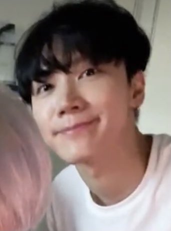 텐.. 오늘도 집에서 너무 예쁘다 ㅜ ㅜ ♡ ♡