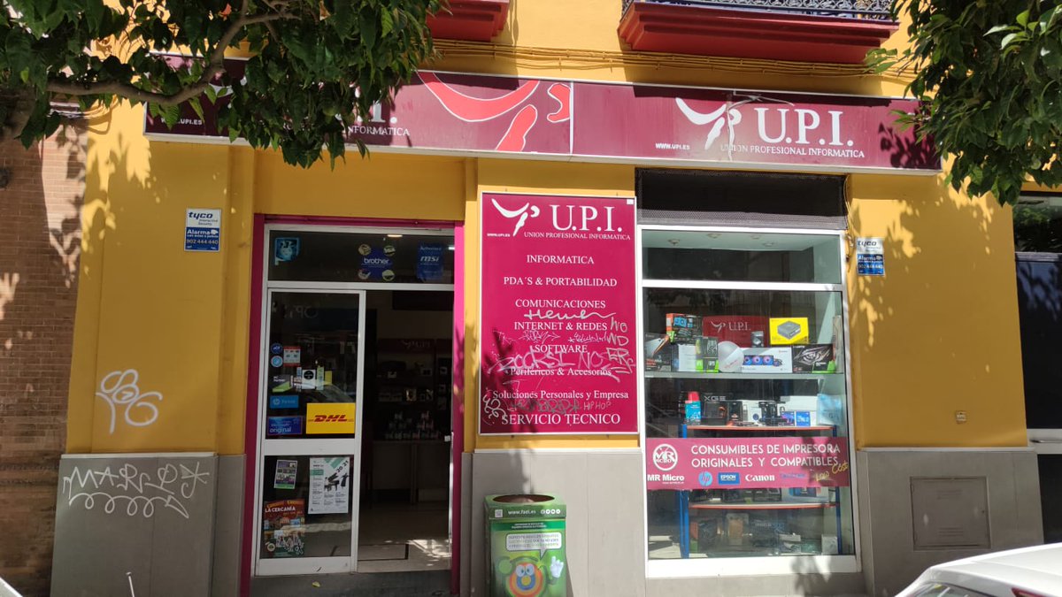FAELactualidad's tweet photo. 🤝 Seguimos fortaleciendo la red de #ECOpuntos de #RAEE- #PAE en las #ECOTiendasFAEL #TiendasdeAQUÍ
➡️ En este caso se ha entregado un nuevo contenedor a UPI Feria, en Sevilla.
#comercilocal #economiacircular #comprayrecicla https://t.co/PvK5MuhhZi