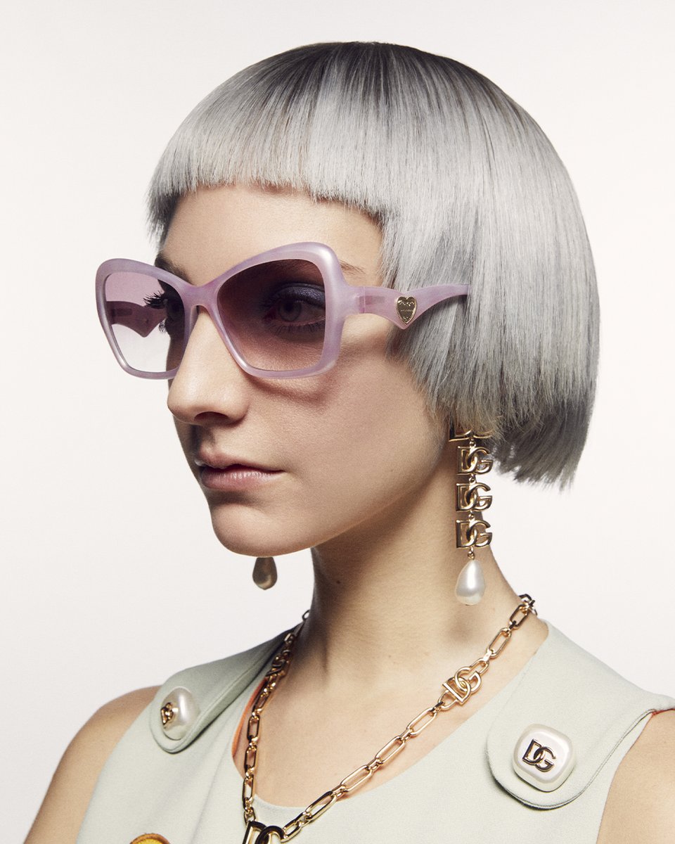 dolcegabbana's tweet photo. Free spirit for the eyes. 
Feminine shapes with a vintage twist and a lightweight mother of pearl nylon frame in the new #DGPop #DGEyewear collection. 
Shop now at the link: https://t.co/3kkXapql1Q https://t.co/hwehzOB82a