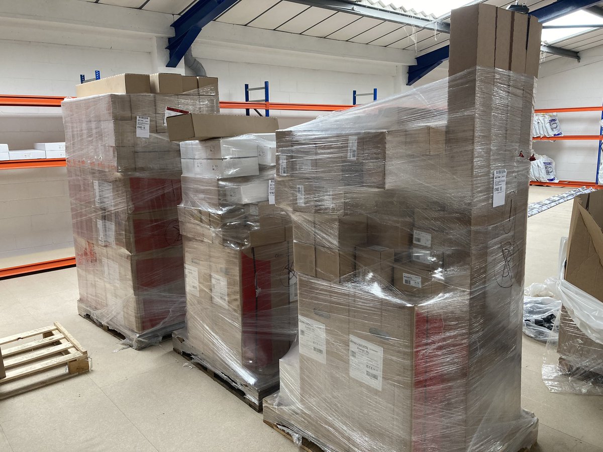 Beautiful sight this morning at the new <a href="/HPSMerchant/">HPS Merchant</a> Reading branch,  now stocking the #SmallbutMighty <a href="/glow_wormclub/">Glow-worm</a> Compact boiler! Looking forward to when you open!