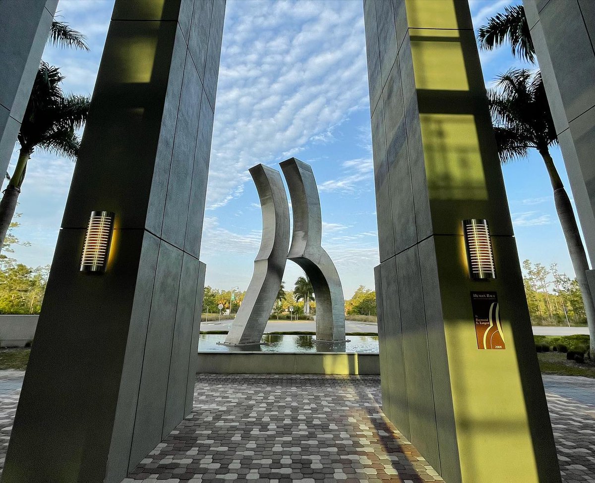 fgcu's tweet photo. Good morning, #FGCU! Happy Thursday! https://t.co/87p919L99h