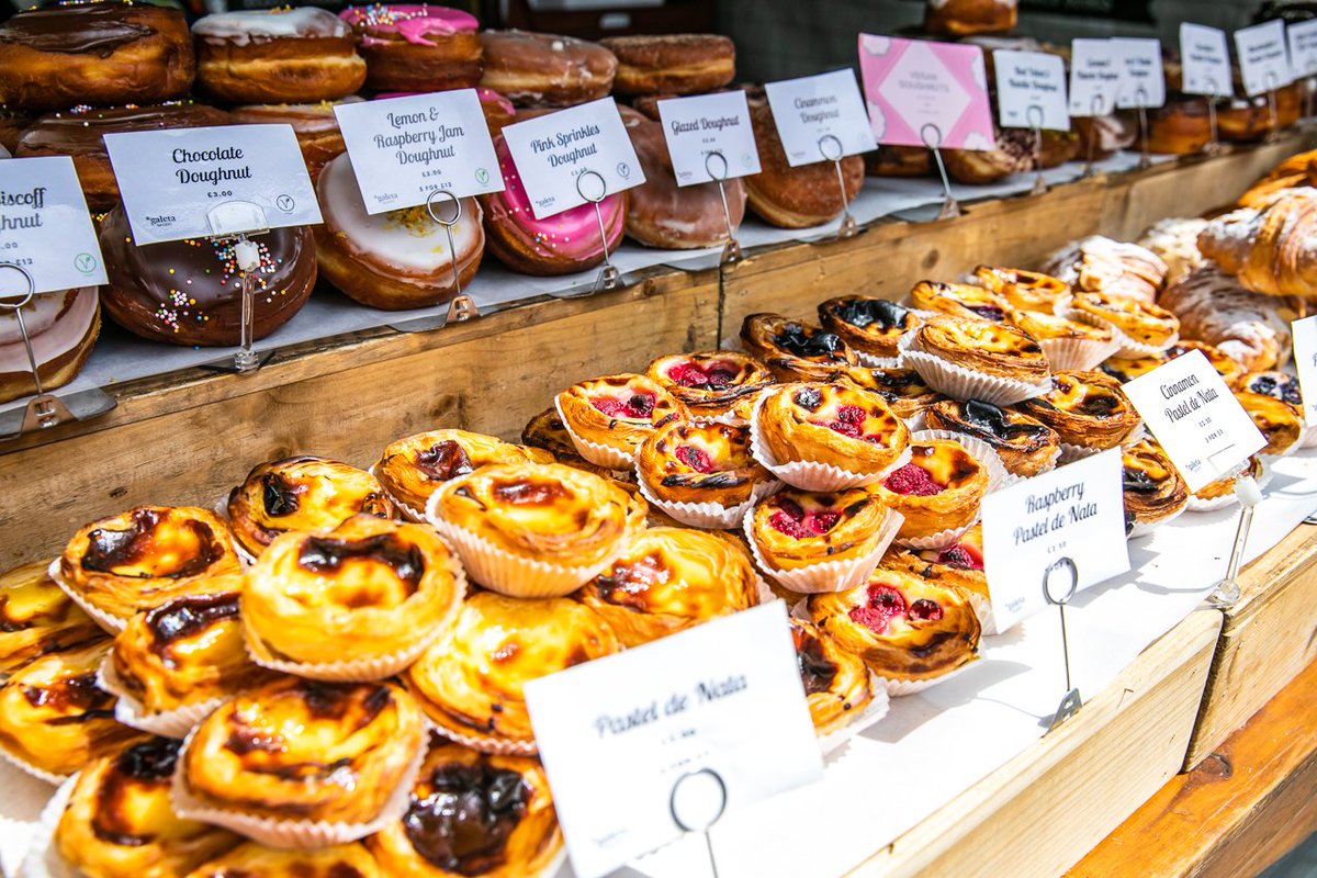 SCFoodMarket's tweet photo. Amazing baked goods from #GaletaBakery - like these tasty Pastel de Nata's - the perfect Sunday treat!
#SCFoodMarket #Southbank #londonmarkets #LondonEats #StreetFood #FoodMarket https://t.co/RlCCURlhCd