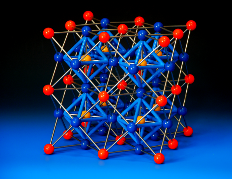 Miramodus's tweet photo. Just completed a nice set of #molecularmodels. 18mm thermoset balls & steel rod, inc. #NaCl, ZnS structures, & aluminium below. The #perovskite includes frames showing the Oh coordination of the B atoms - with an astonishing 12m of rod in that 21cm cube!
https://t.co/nYLqkASy6x https://t.co/CTzfSizHCf