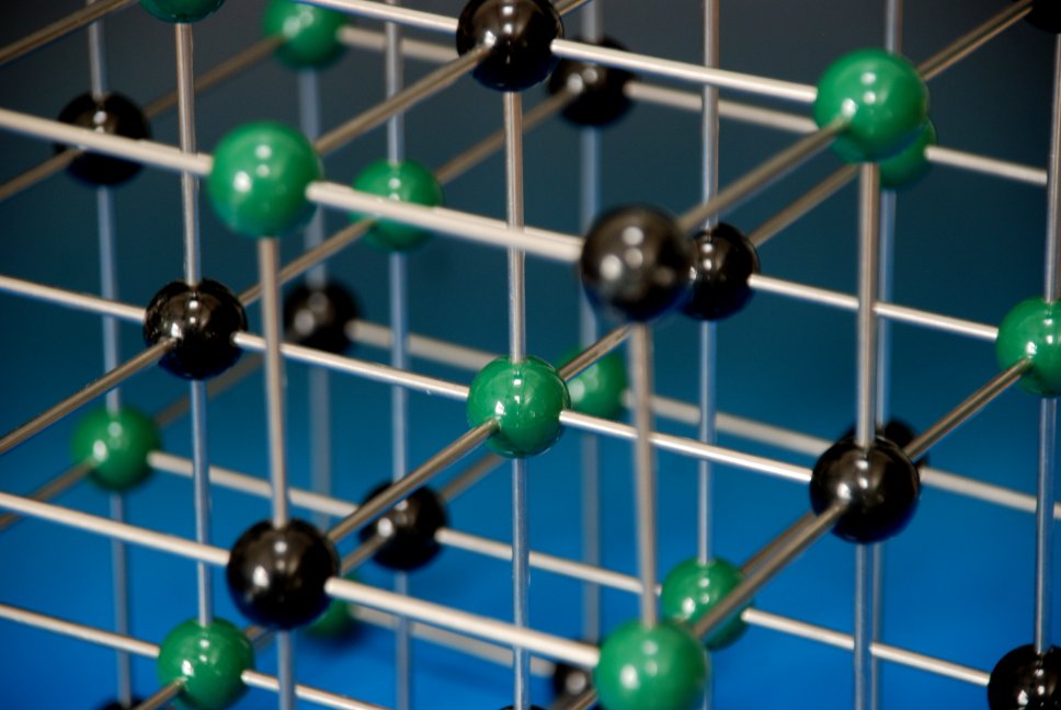 Miramodus's tweet photo. Just completed a nice set of #molecularmodels. 18mm thermoset balls & steel rod, inc. #NaCl, ZnS structures, & aluminium below. The #perovskite includes frames showing the Oh coordination of the B atoms - with an astonishing 12m of rod in that 21cm cube!
https://t.co/nYLqkASy6x https://t.co/CTzfSizHCf