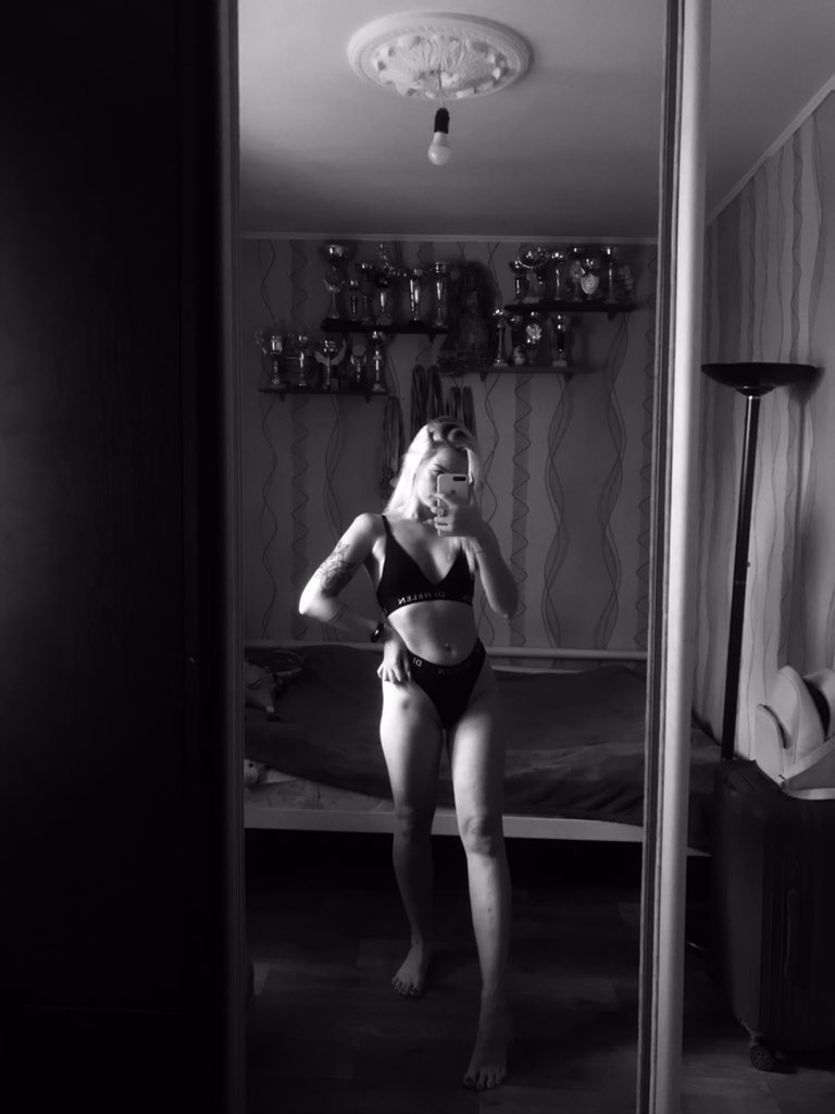 siyamulya's tweet photo. На онлифанс залететь что ли? 🙃

#нюдсочетверг https://t.co/hpx4q5tJUq