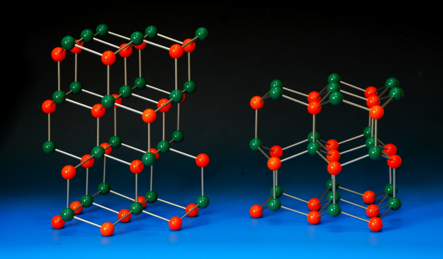 Miramodus's tweet photo. Just completed a nice set of #molecularmodels. 18mm thermoset balls & steel rod, inc. #NaCl, ZnS structures, & aluminium below. The #perovskite includes frames showing the Oh coordination of the B atoms - with an astonishing 12m of rod in that 21cm cube!
https://t.co/nYLqkASy6x https://t.co/CTzfSizHCf