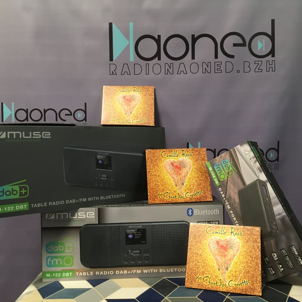 ⚠️ ATTENTION ! 
Vous avez jusqu'au mercredi 30 juin pour jouer et tenter de gagner une radio <a href="/DABplusFR/">DABplus.fr 📻</a> ... Quelques CDs de Camille ROCK se sont glissés parmi les cadeaux 😉

Pour jouer
1️⃣ Mettez un ❤️ sous la vidéo 
2️⃣ Partagez
3️⃣ Laissez-nous un p'tit mot (ça fait plaisir 😘)