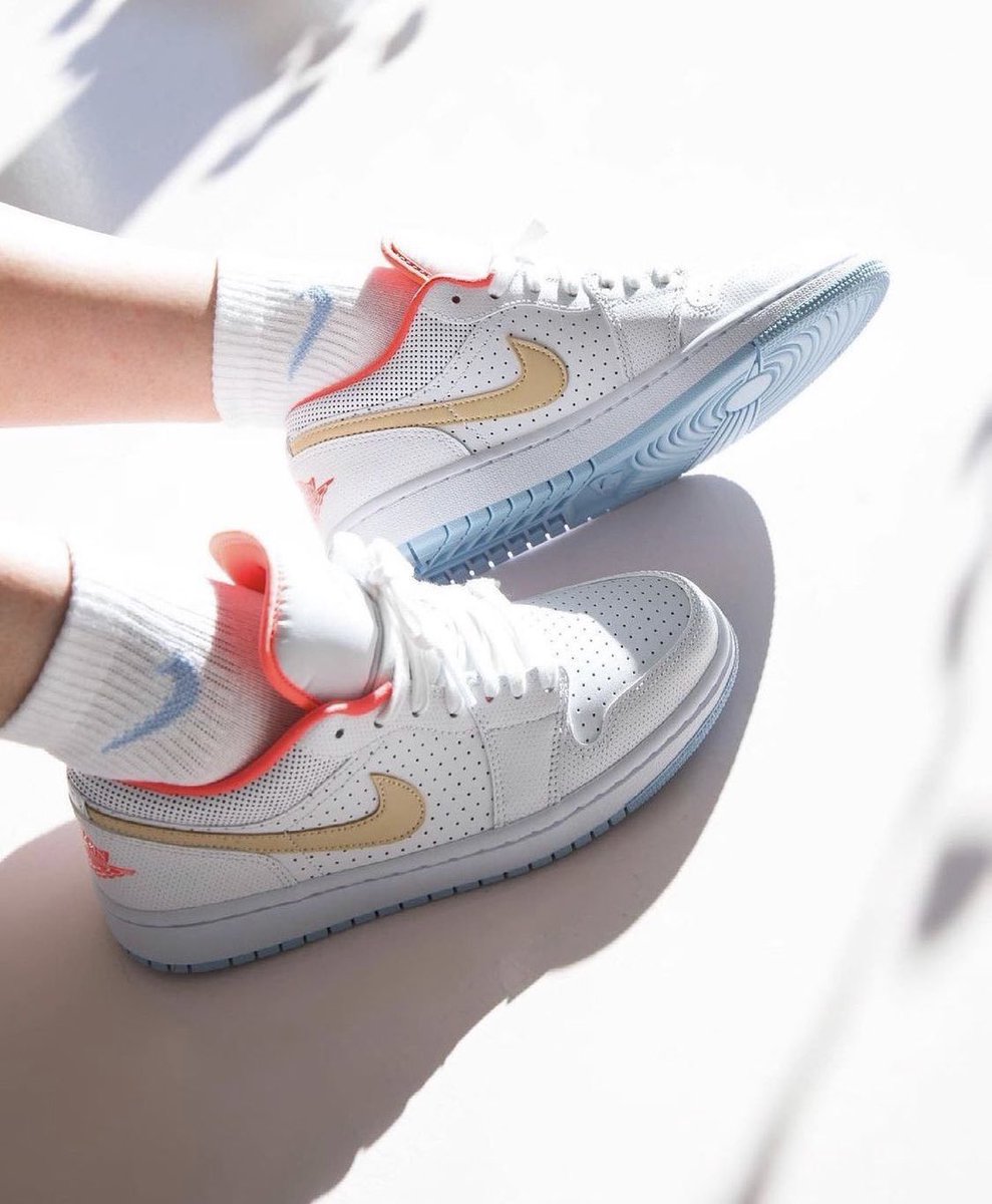 air jordan 1 low white sesame