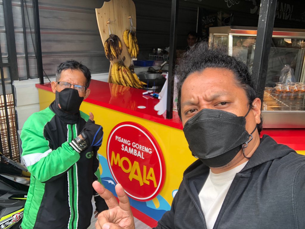 Arie_Kriting's tweet image. Sudah mulai lagi ini kita.
Silahkan yang mau pesan via Grab Food ya teman.
Ada MOALA JAGAKARSA. 😅

Yang mau datang langsung juga boleh, di Jl. Durian Raya, depan Kadhaton Residence. ☺️🙏🏽

#Moala #PisGorSambal