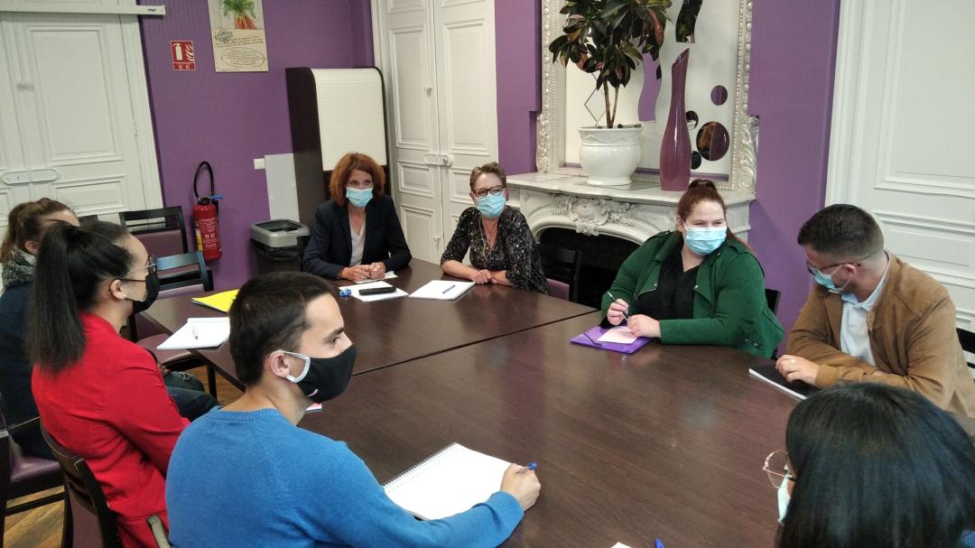 #TousMobilisés #1jeune1solution #AIJ . Recrutement aide soignante en direct chez l'employeur . Visite des locaux, témoignages des salariés et entretiens. Au final, satisfaction au top pour les jeunes du portefeuille Aij #Poleemploi Le Cateau et pour le recruteur.👍👍👍👍