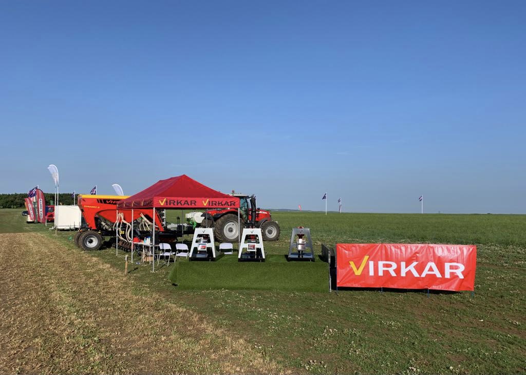 SamagriLtd's tweet photo. Good morning everyone 😀

Brilliant first day at @Groundswellaguk showcasing the Virkar range of drills yesterday, up bright and early looking forward to day two. 

The Dynamic D has gone down very well with lots of demonstrations already booked in for the summer!!

#virkar https://t.co/MU6Z9FvzgQ