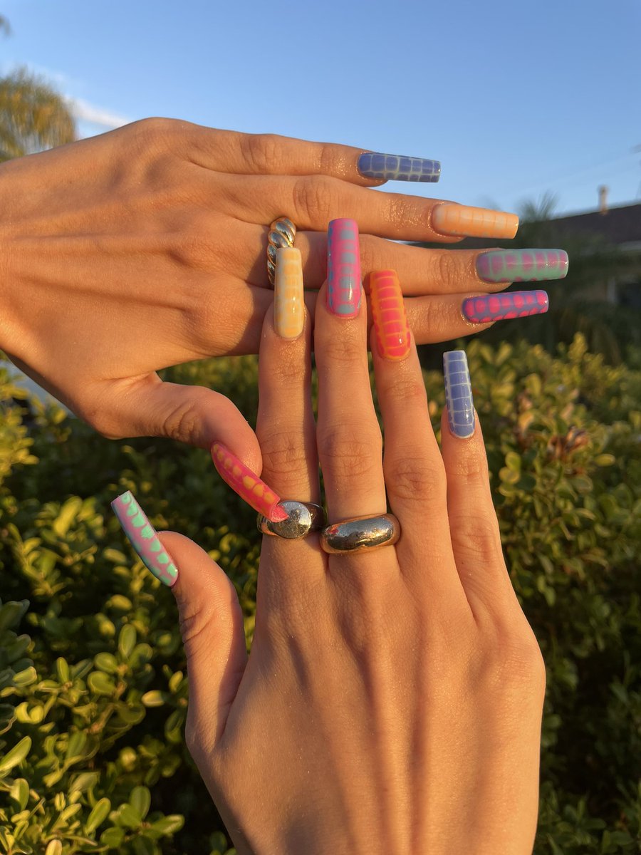 _nailsbychar_'s tweet photo. Croc nails 💚💛❤️💜💙 #crocnails #nails https://t.co/PuNG7AROX4