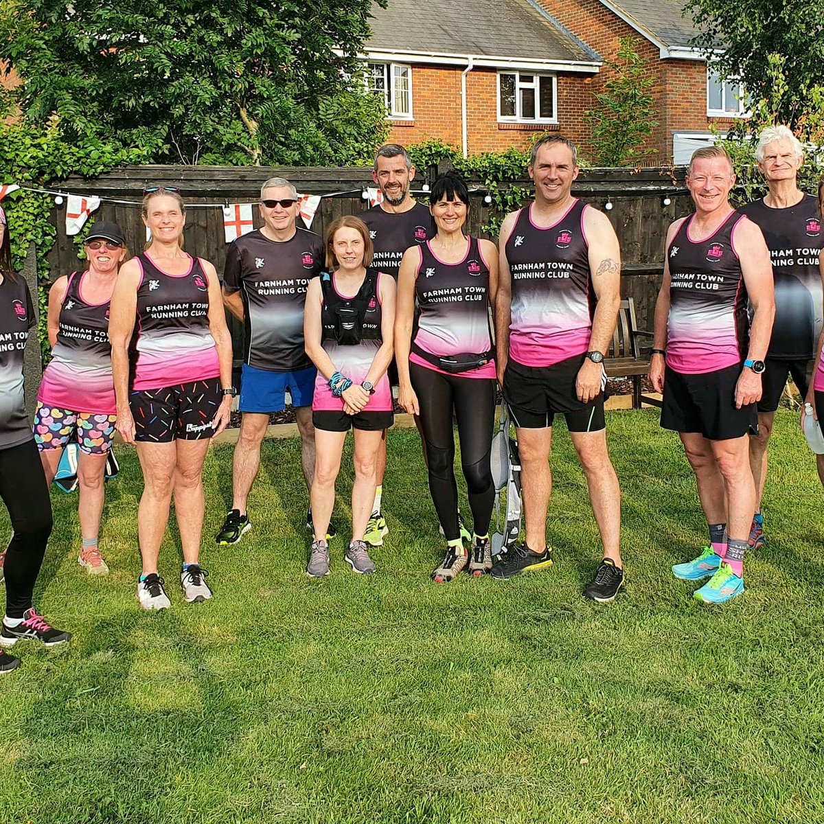 Whoop whoop new kit!!! Dont we look snazzy?!! 

Thanks @L4Teamwear 💕