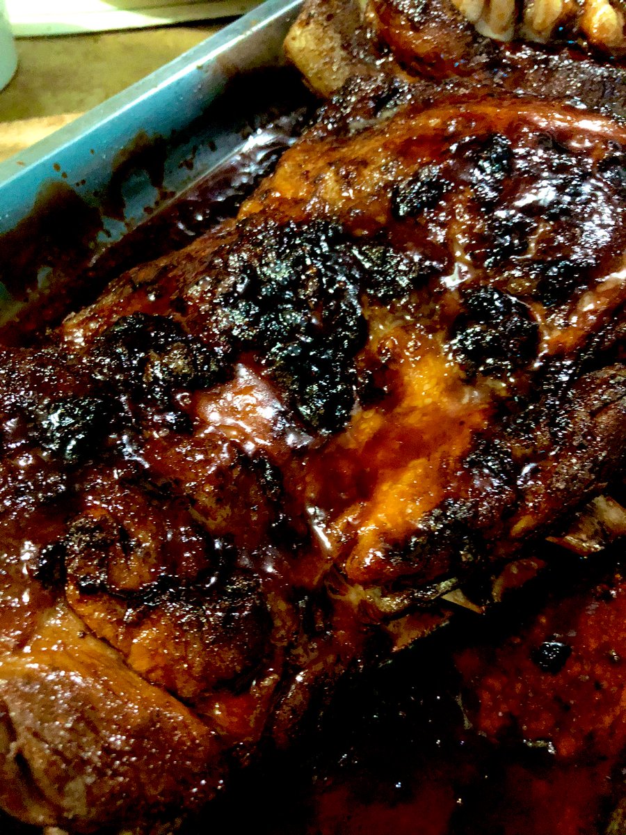 Slow cooked baby back ribs with our home made barbecue sauce, to fuel your day!❤️🍷