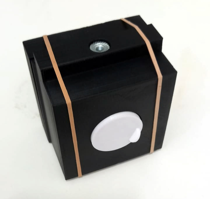 FoodPhotograph's tweet photo. und jetzt fehlt nur noch das "Pinhole"  

#pinhole #pinhole_photography #pinhole_camera #camera #ebe33 #photography #black #white #box #analog #obscura #portable #metal #rubber #rubber_band #beuge #joerg #erik https://t.co/0KcnWANNMS
