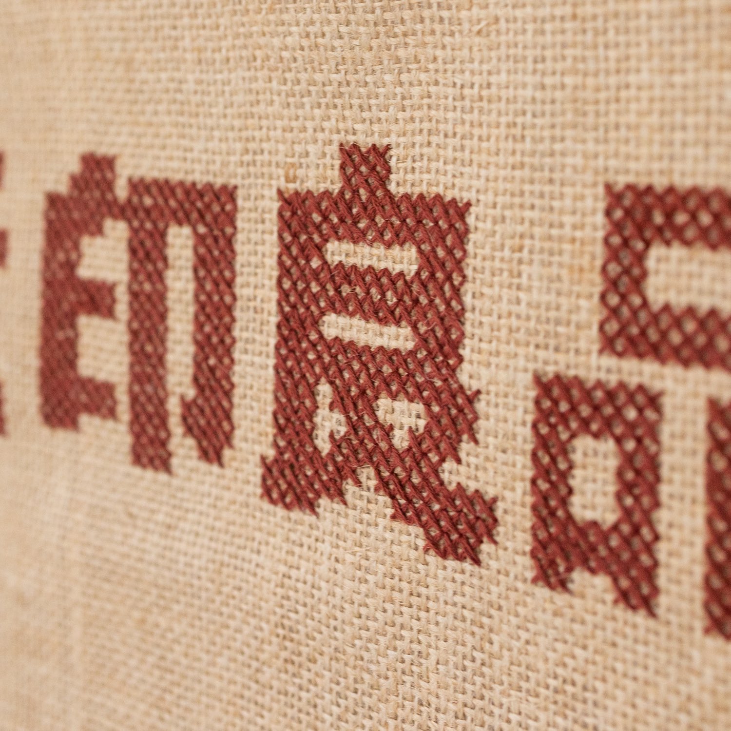 暇すぎて 無印良品のエコバッグにダイソーで買った針と糸で刺繍したクオリティが凄い 話題の画像プラス