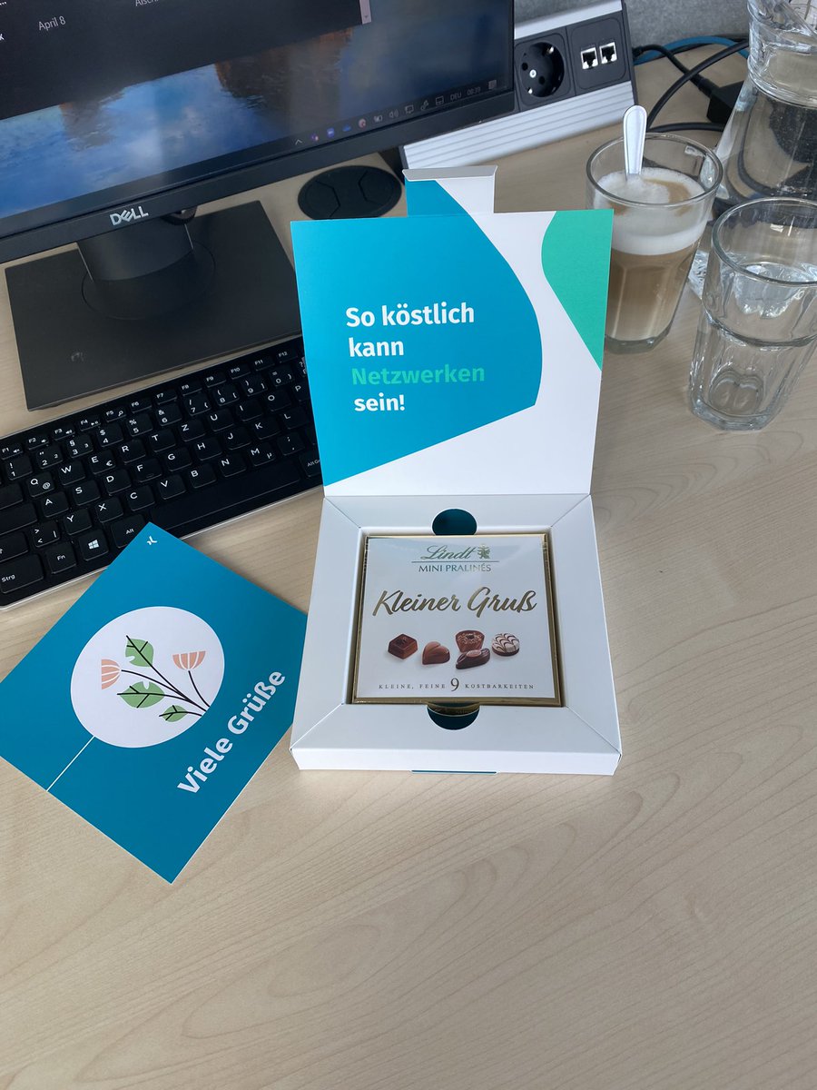 We all work from home so coming to the office is getting very special and random 😉 but it gets even more special when you arrive and find a little surprise on you desk. That just made my day! Thanks to <a href="/newwork/">NWX</a> for this wonderful idea and to @SabrinaHAtDell for choosing me 💙