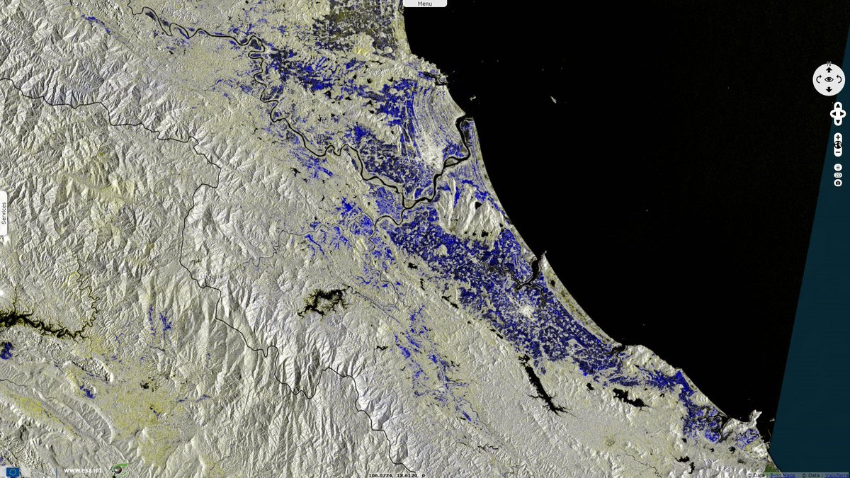 CopernicusEU's tweet photo. 👁️This week's #SentinelVision comes from #Vietnam🇻🇳
#StormKoguma, as seen in the first image, destroyed 200 km² of cropland, as demonstrated in the second. Vietnam Disaster Management Authority said a total of 19733 hectares of farmland was flooded. https://t.co/2q7rEyVfo7